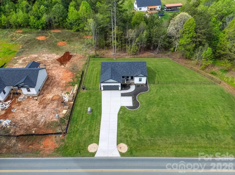 2462 Shoal Road Crouse, NC 28033