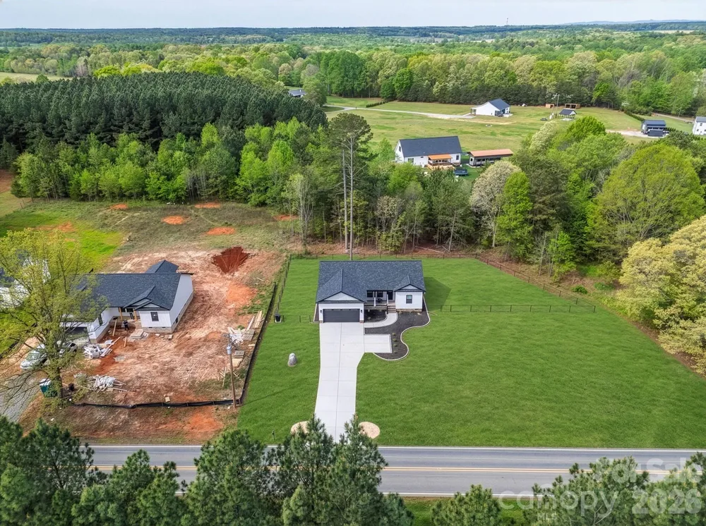2462 Shoal Road Crouse, NC 28033
