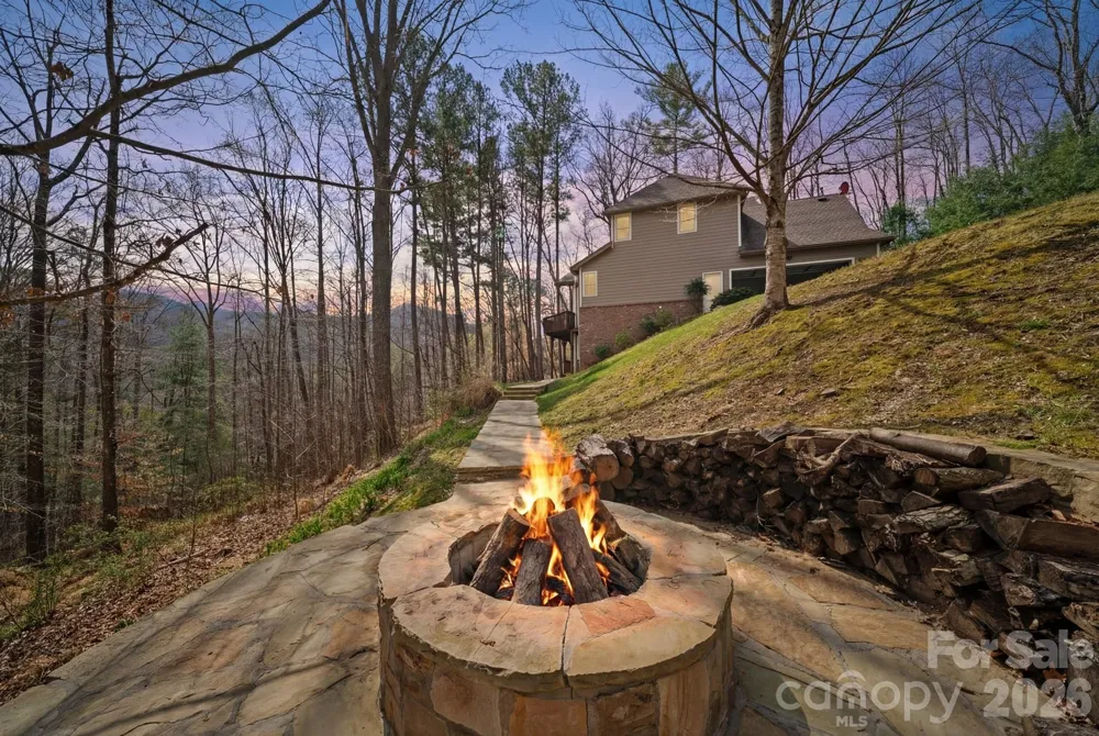 104 Black Hawk Ridge Weaverville, NC 28787