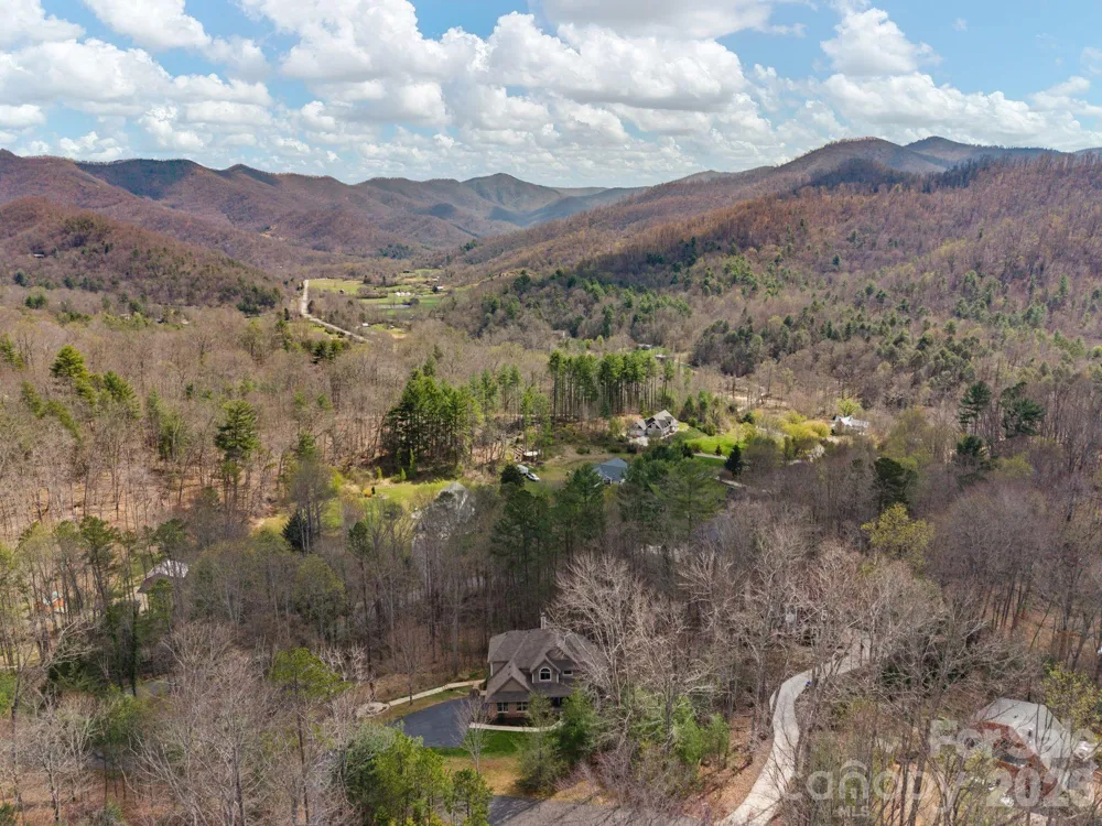 104 Black Hawk Ridge Weaverville, NC 28787
