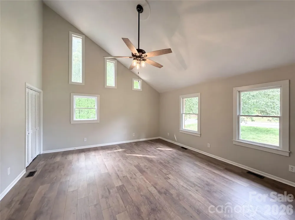 706 Crescent Drive Cherryville, NC 28021