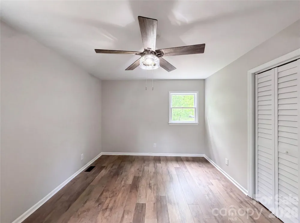 706 Crescent Drive Cherryville, NC 28021