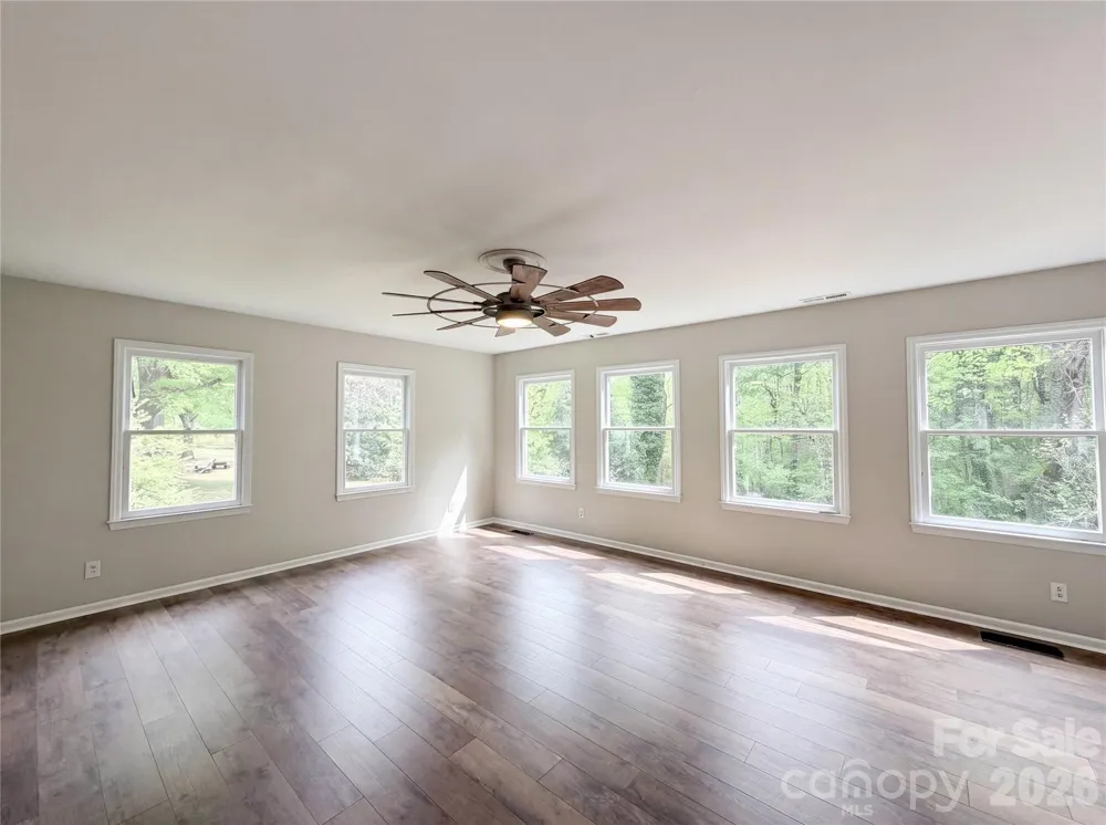 706 Crescent Drive Cherryville, NC 28021
