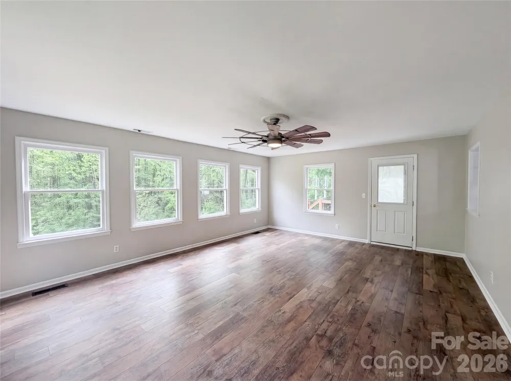 706 Crescent Drive Cherryville, NC 28021