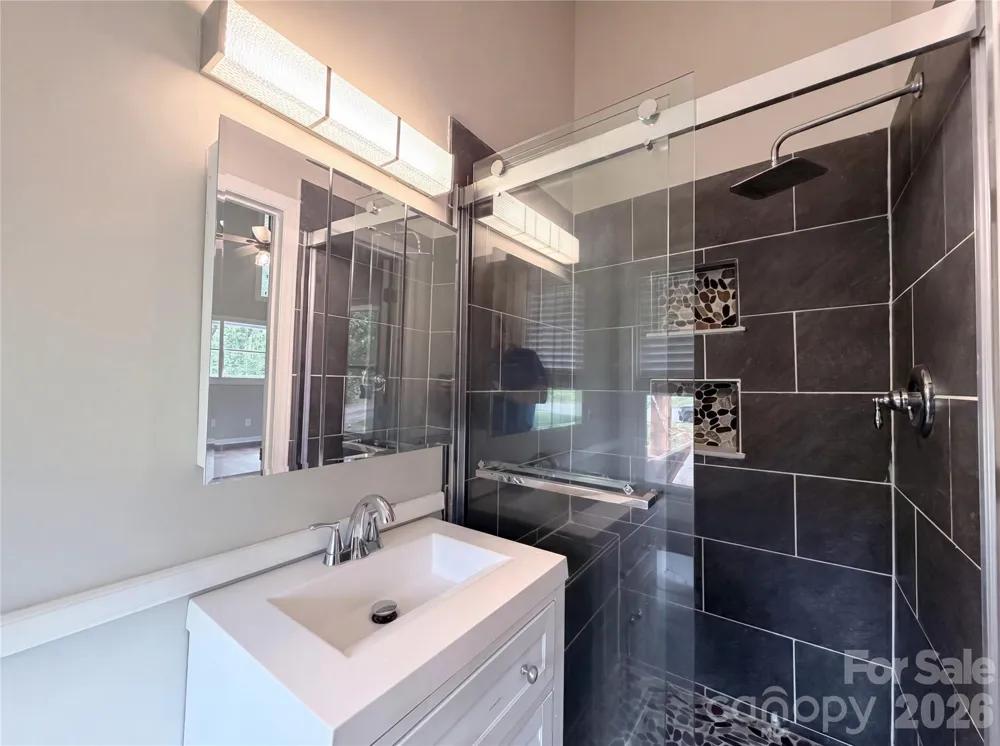 706 Crescent Drive Cherryville, NC 28021