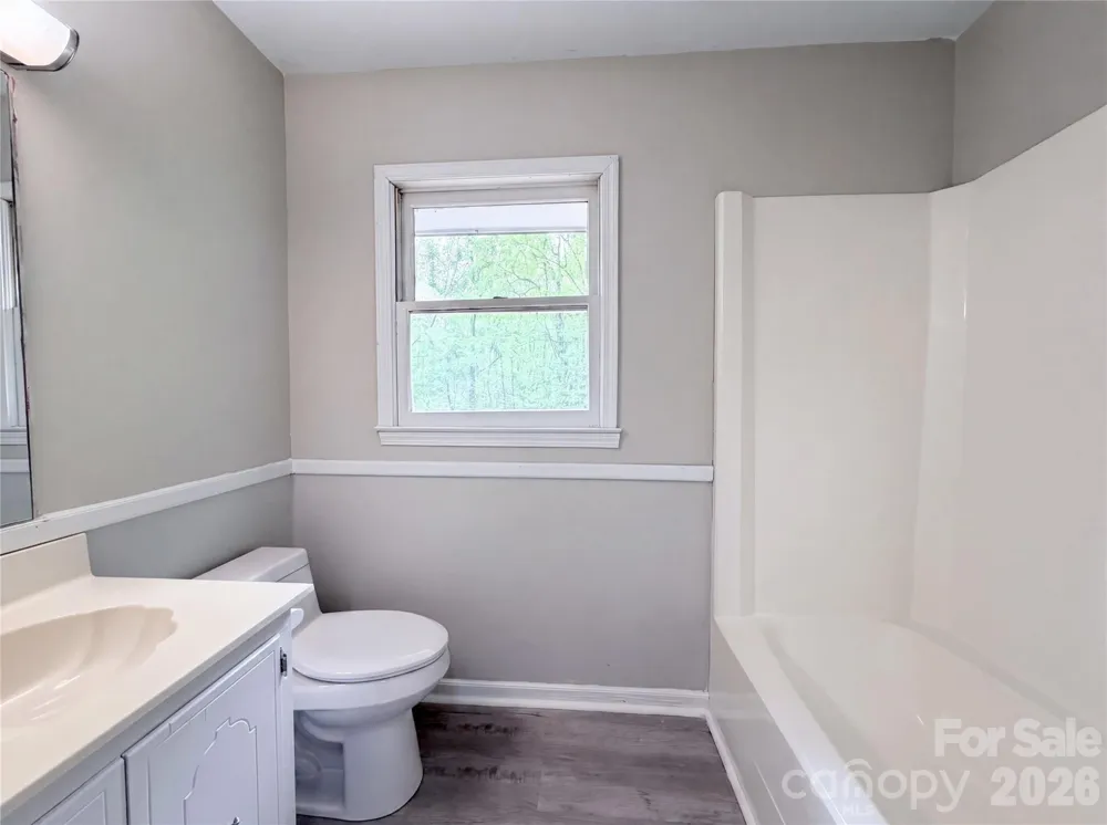 706 Crescent Drive Cherryville, NC 28021