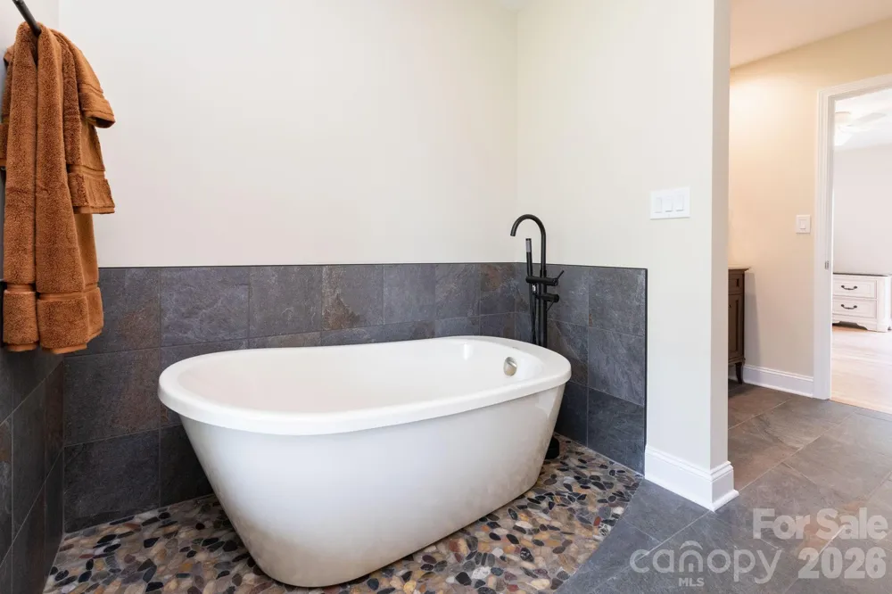 68 Sigmon Road Fletcher, NC 28732