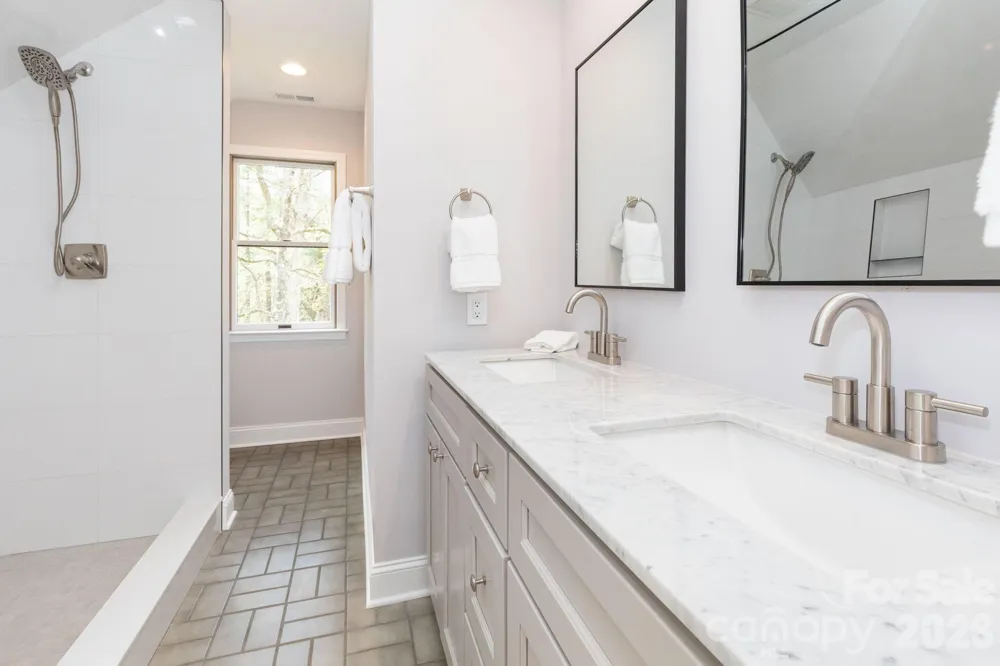 68 Sigmon Road Fletcher, NC 28732