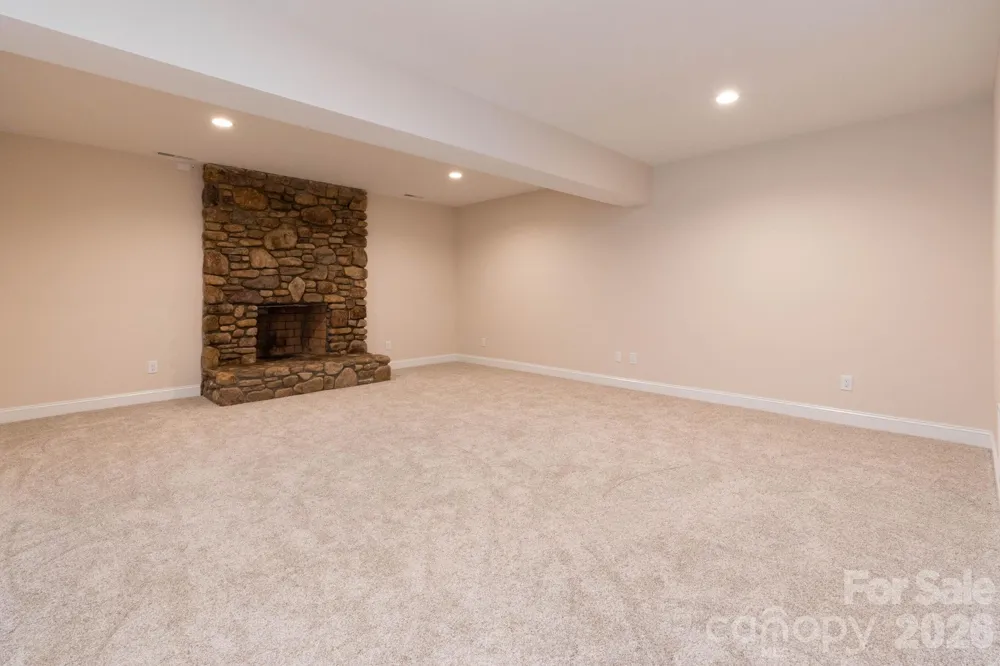 68 Sigmon Road Fletcher, NC 28732