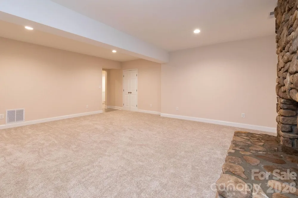 68 Sigmon Road Fletcher, NC 28732