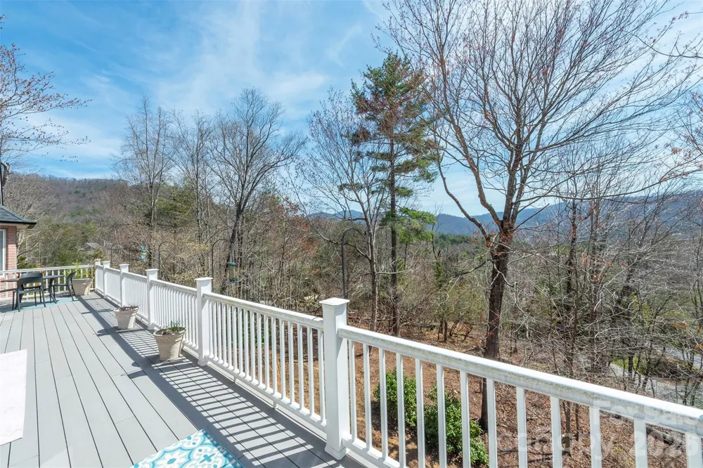 11 High Meadow Drive Weaverville, NC 28787