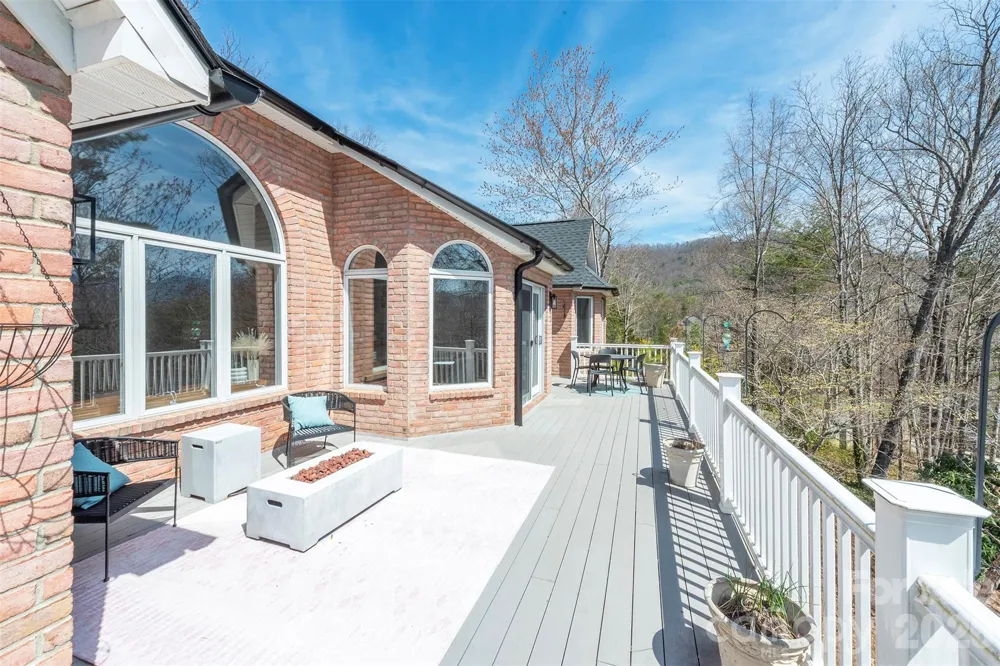 11 High Meadow Drive Weaverville, NC 28787