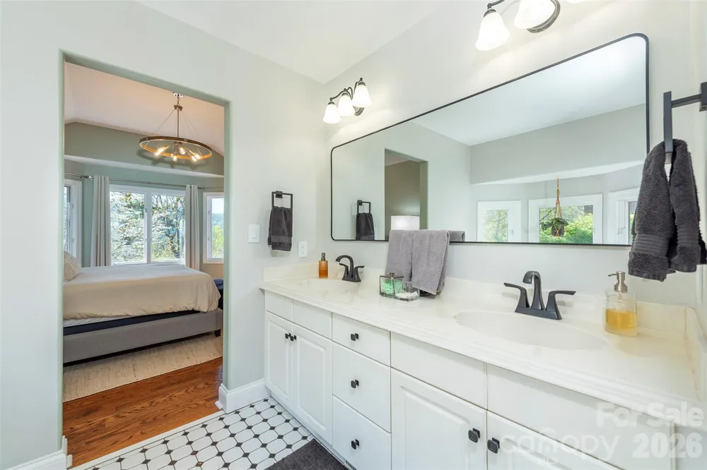 11 High Meadow Drive Weaverville, NC 28787