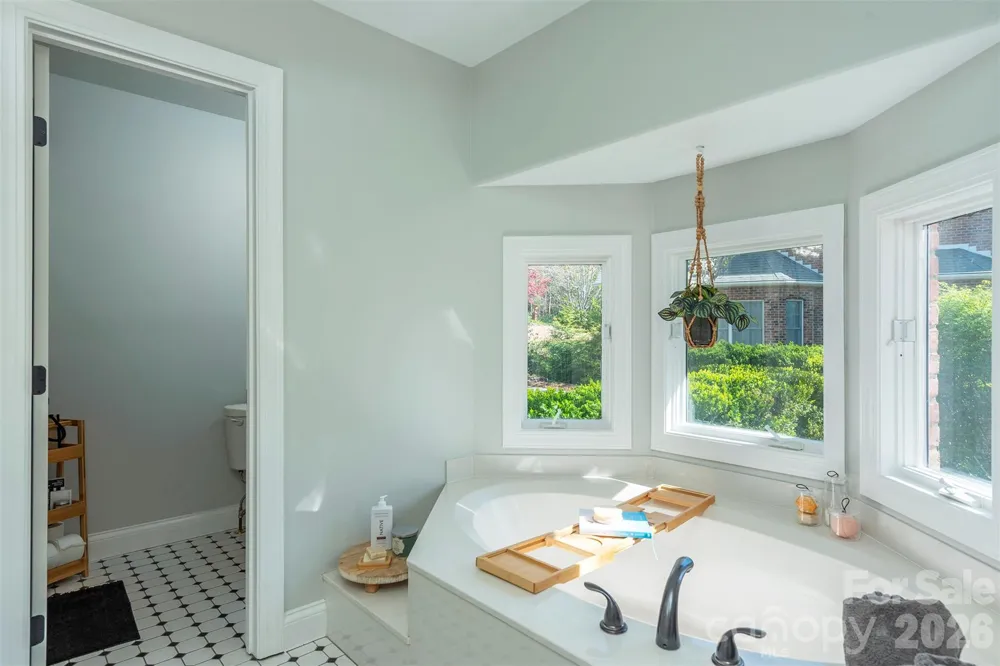 11 High Meadow Drive Weaverville, NC 28787