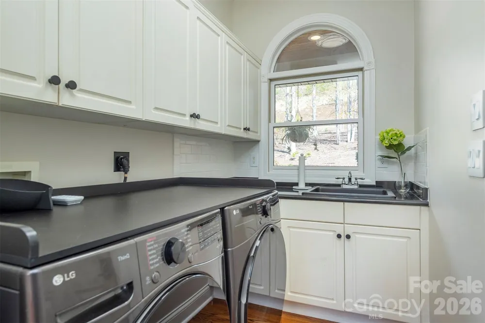 11 High Meadow Drive Weaverville, NC 28787