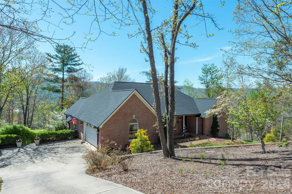 11 High Meadow Drive Weaverville, NC 28787