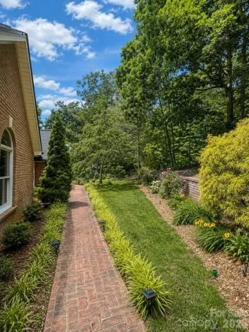 11 High Meadow Drive Weaverville, NC 28787