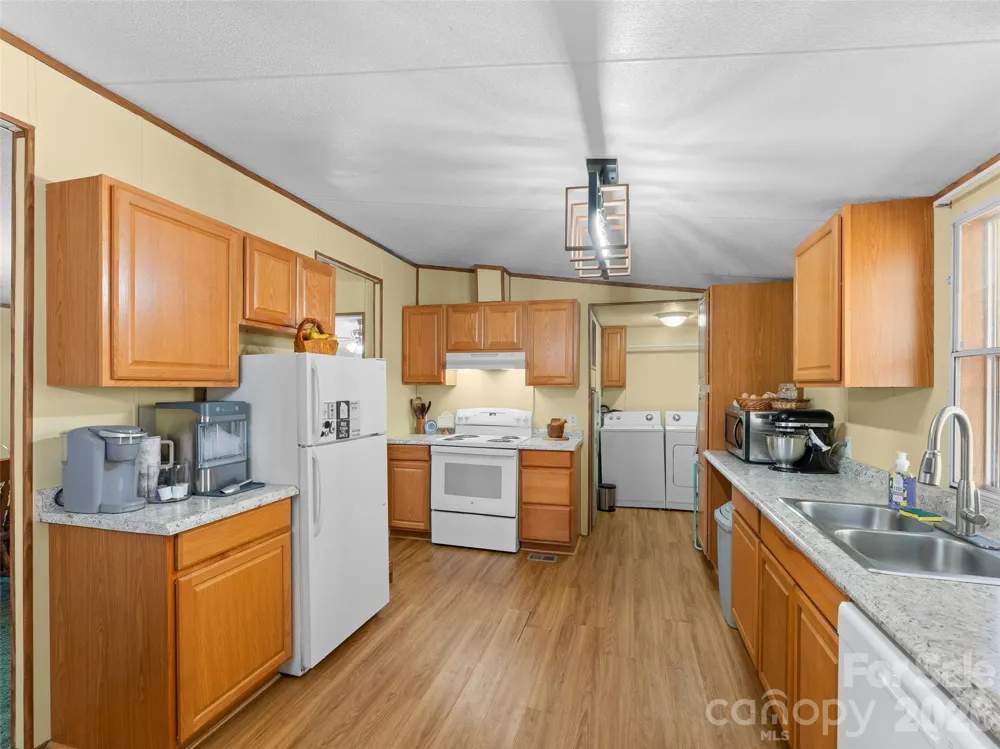 301 Matthew Lane Canton, NC 28716
