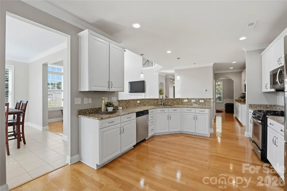 5068 Gladiola Way Tega Cay, SC 29708