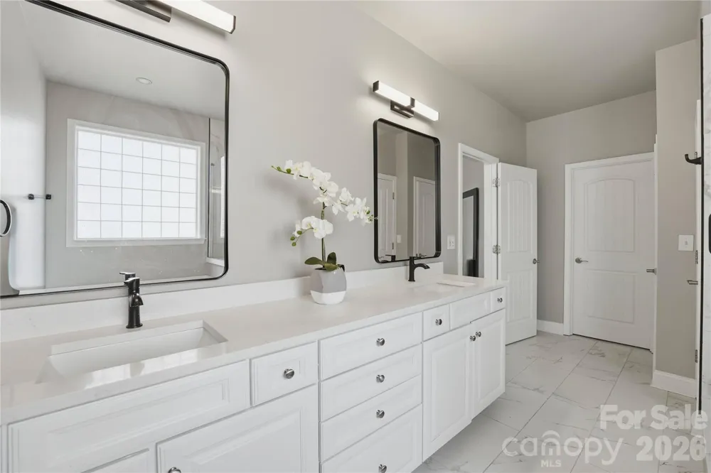 5068 Gladiola Way Tega Cay, SC 29708