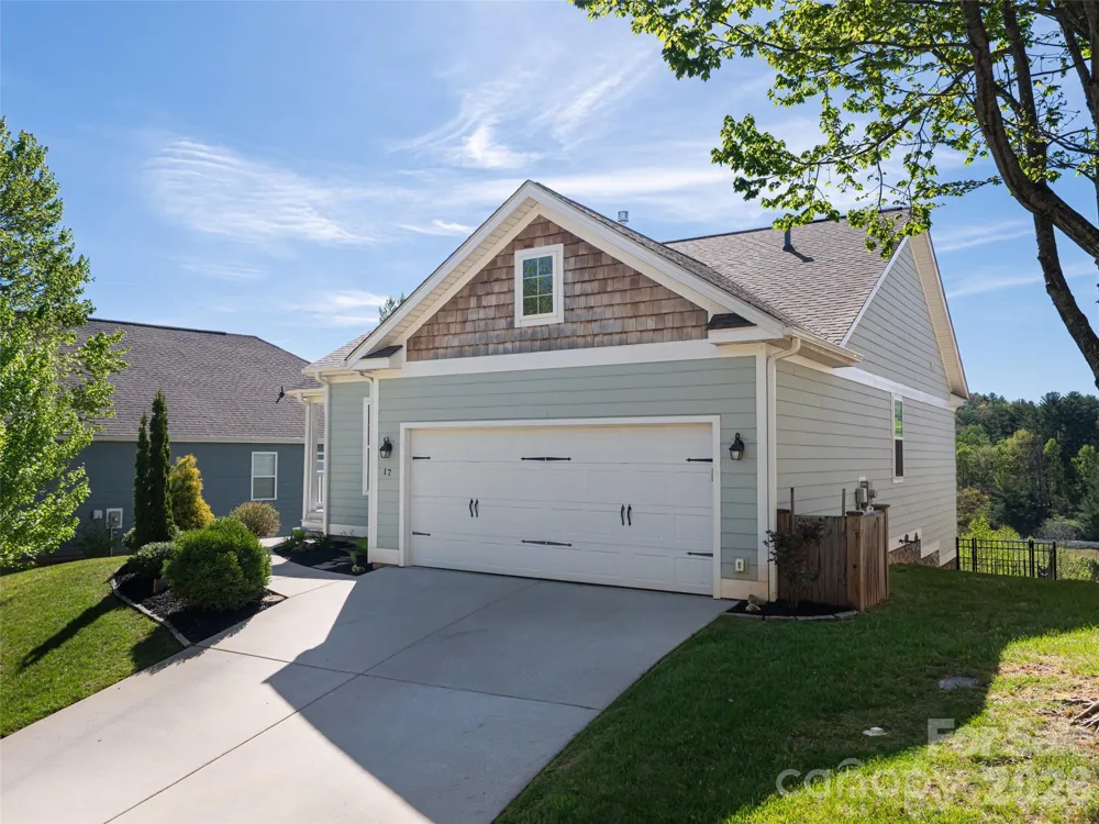 17 Dreambird Drive Leicester, NC 28748