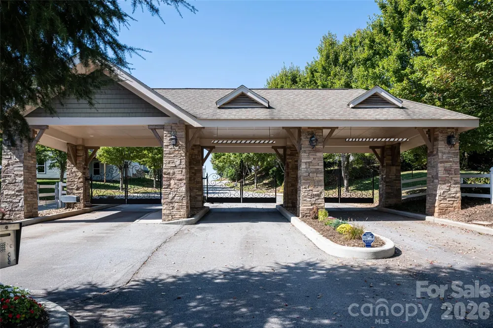 17 Dreambird Drive Leicester, NC 28748