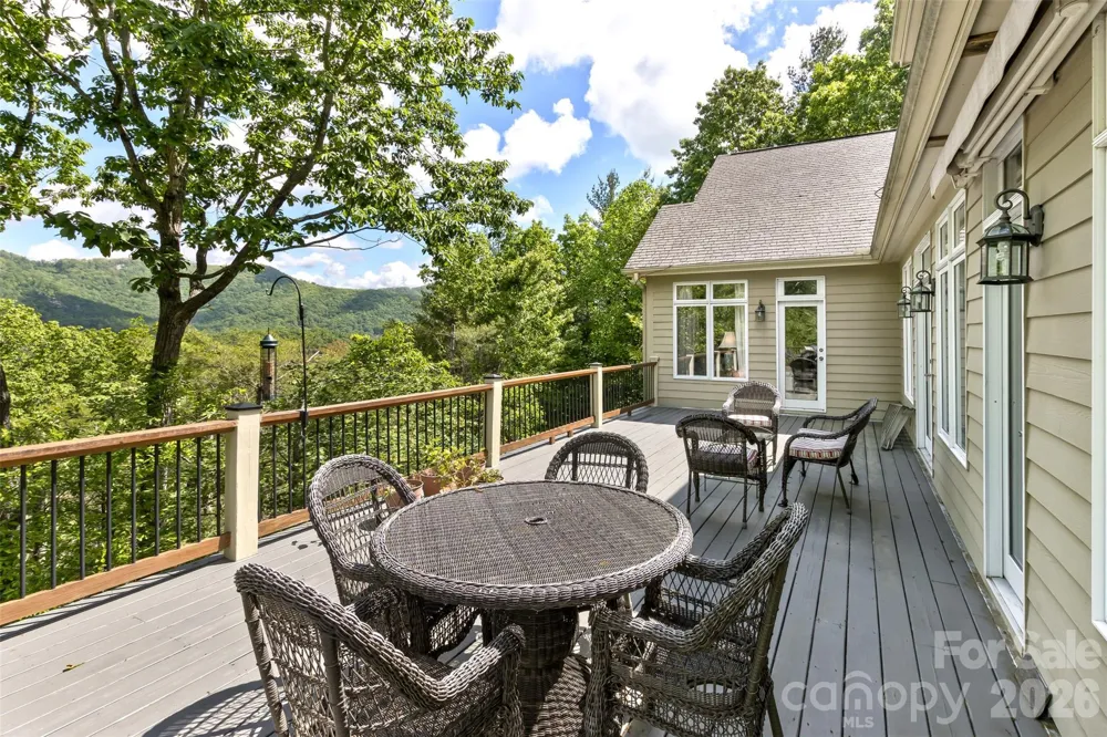 25 Windsong Drive Fairview, NC 28730