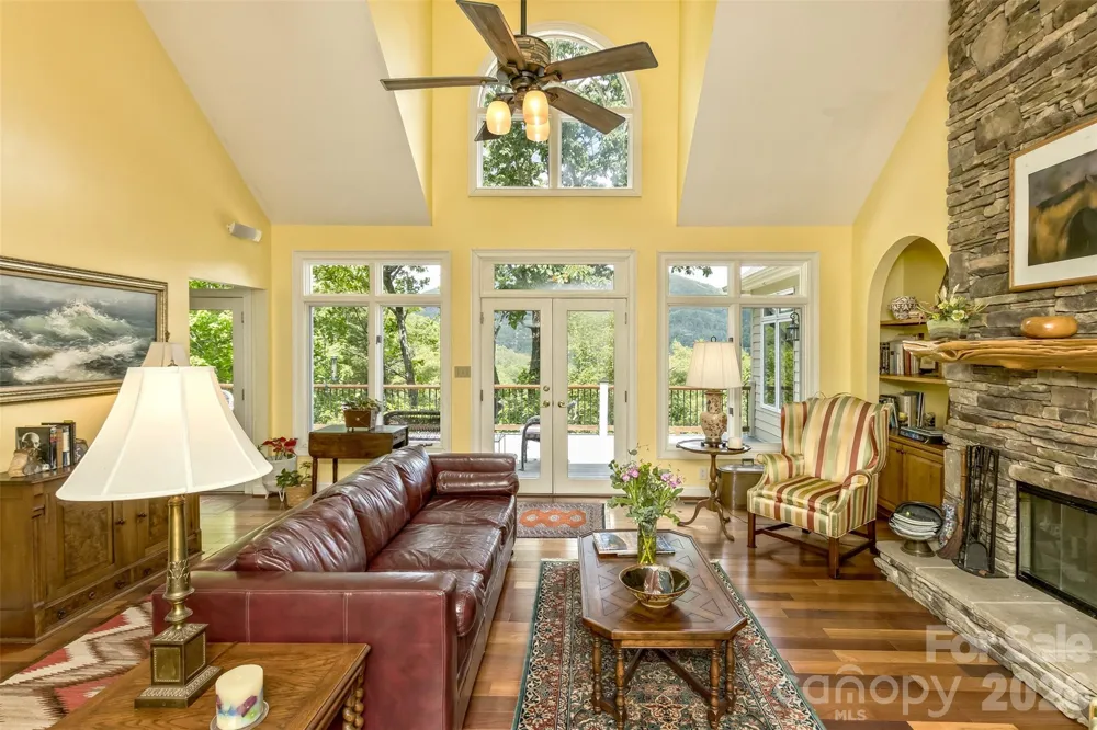 25 Windsong Drive Fairview, NC 28730
