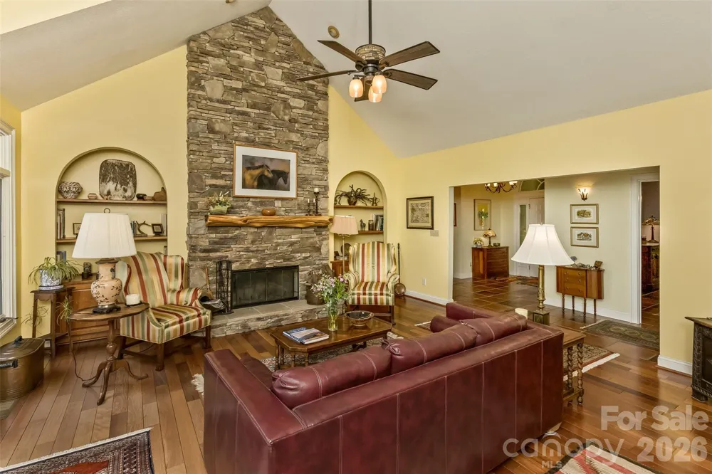 25 Windsong Drive Fairview, NC 28730