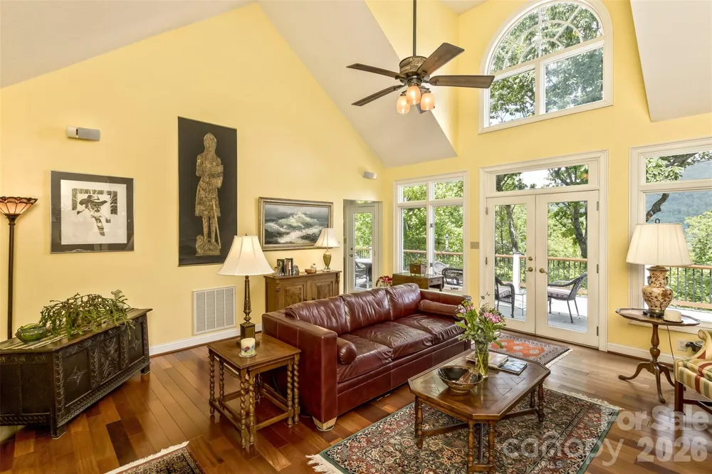 25 Windsong Drive Fairview, NC 28730