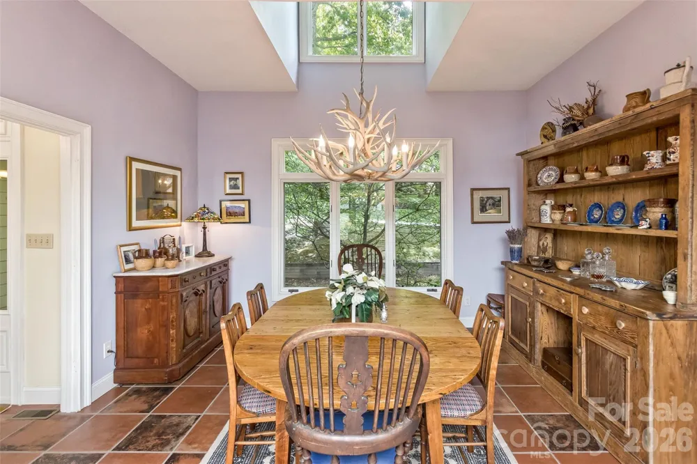 25 Windsong Drive Fairview, NC 28730