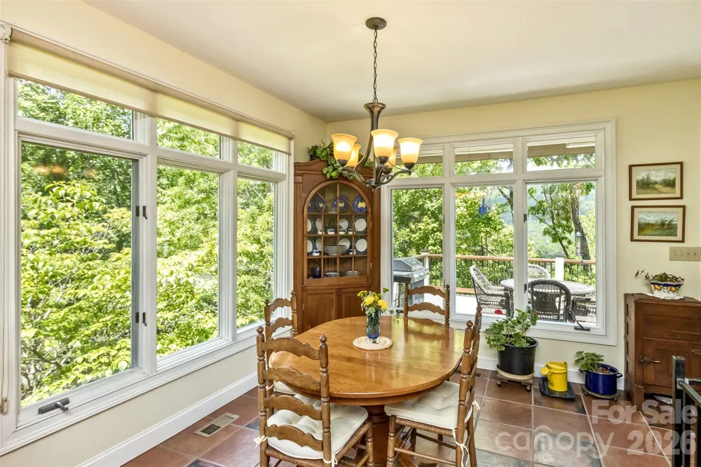 25 Windsong Drive Fairview, NC 28730