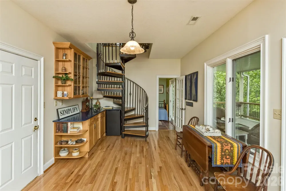 25 Windsong Drive Fairview, NC 28730