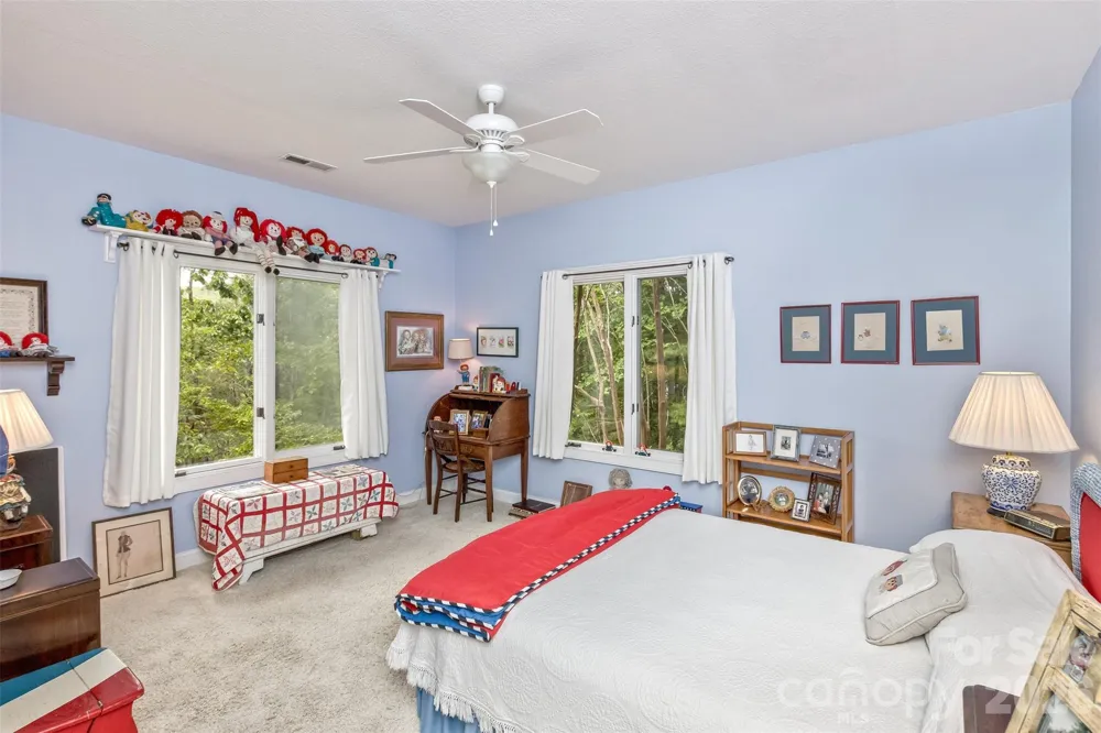 25 Windsong Drive Fairview, NC 28730