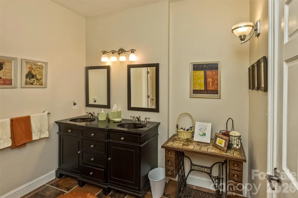 25 Windsong Drive Fairview, NC 28730