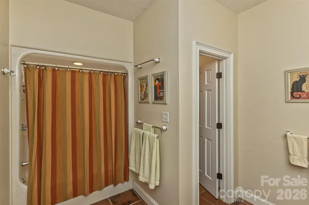 25 Windsong Drive Fairview, NC 28730