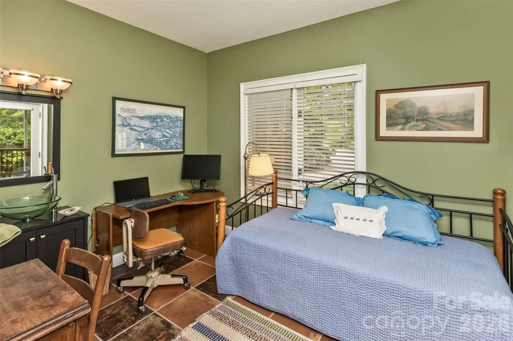 25 Windsong Drive Fairview, NC 28730