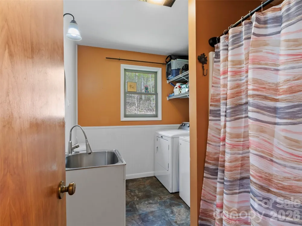 183 Stoney Fork Road Barnardsville, NC 28709
