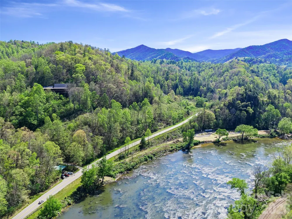 000 Little Pine Road Marshall, NC 28753