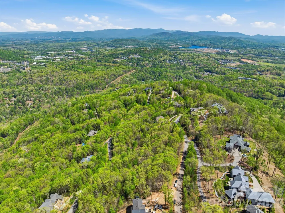 27 Deer Grass Court Arden, NC 28704