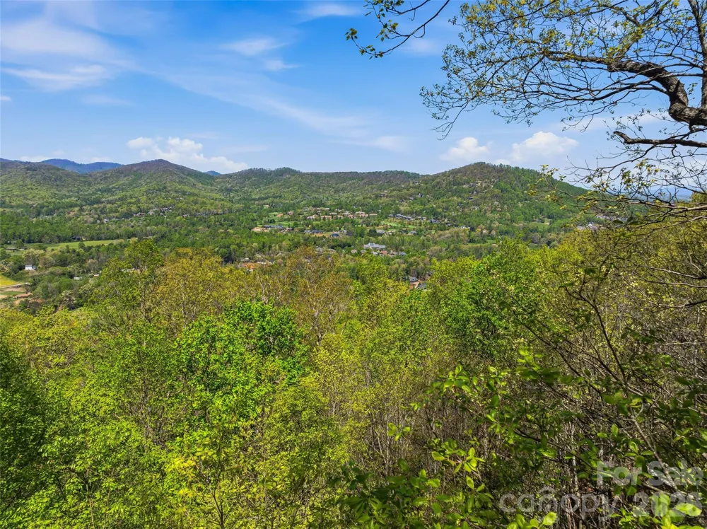 27 Deer Grass Court Arden, NC 28704