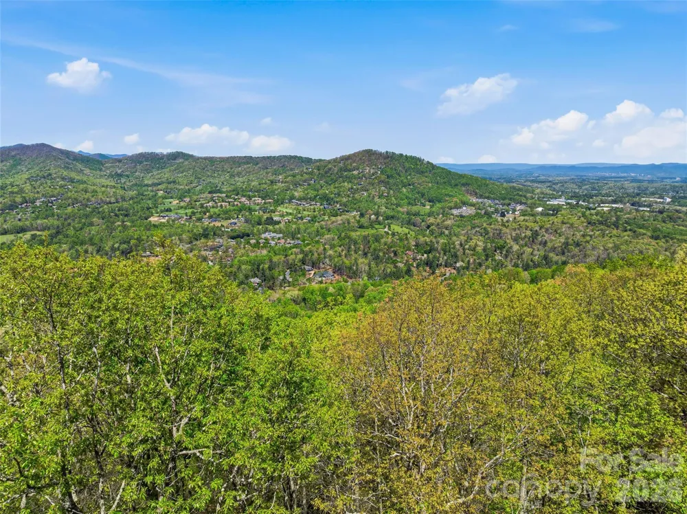 27 Deer Grass Court Arden, NC 28704