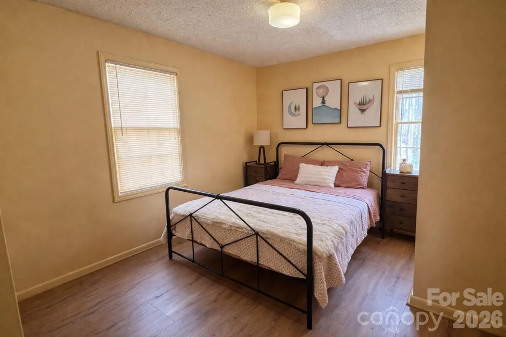 1511 Water Wheel Cove Clyde, NC 28721