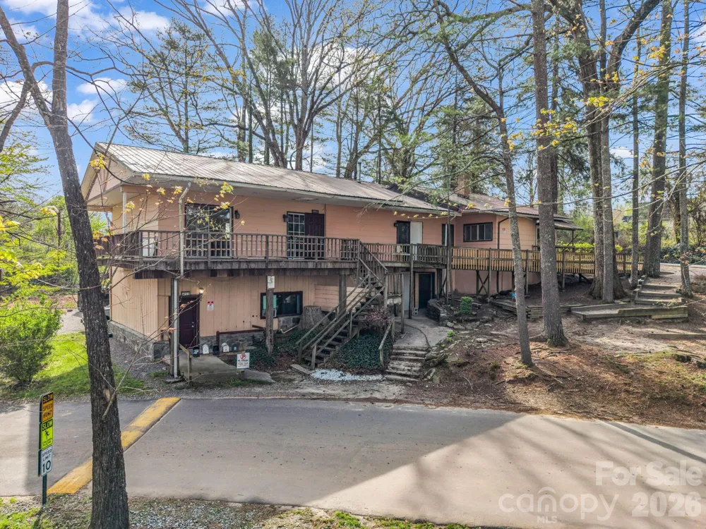 76 Adeles Way Hendersonville, NC 28792