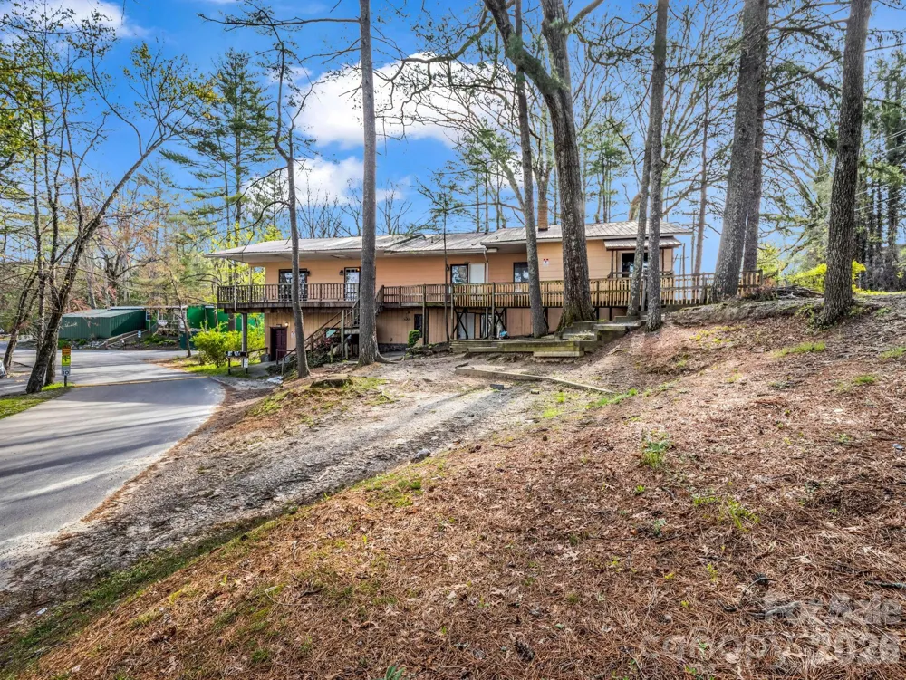 76 Adeles Way Hendersonville, NC 28792