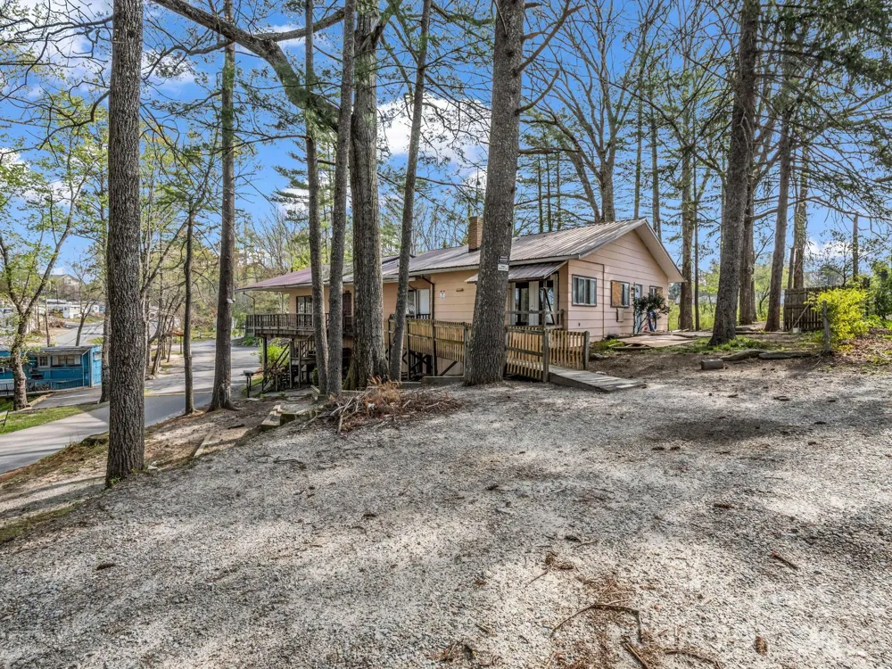 76 Adeles Way Hendersonville, NC 28792