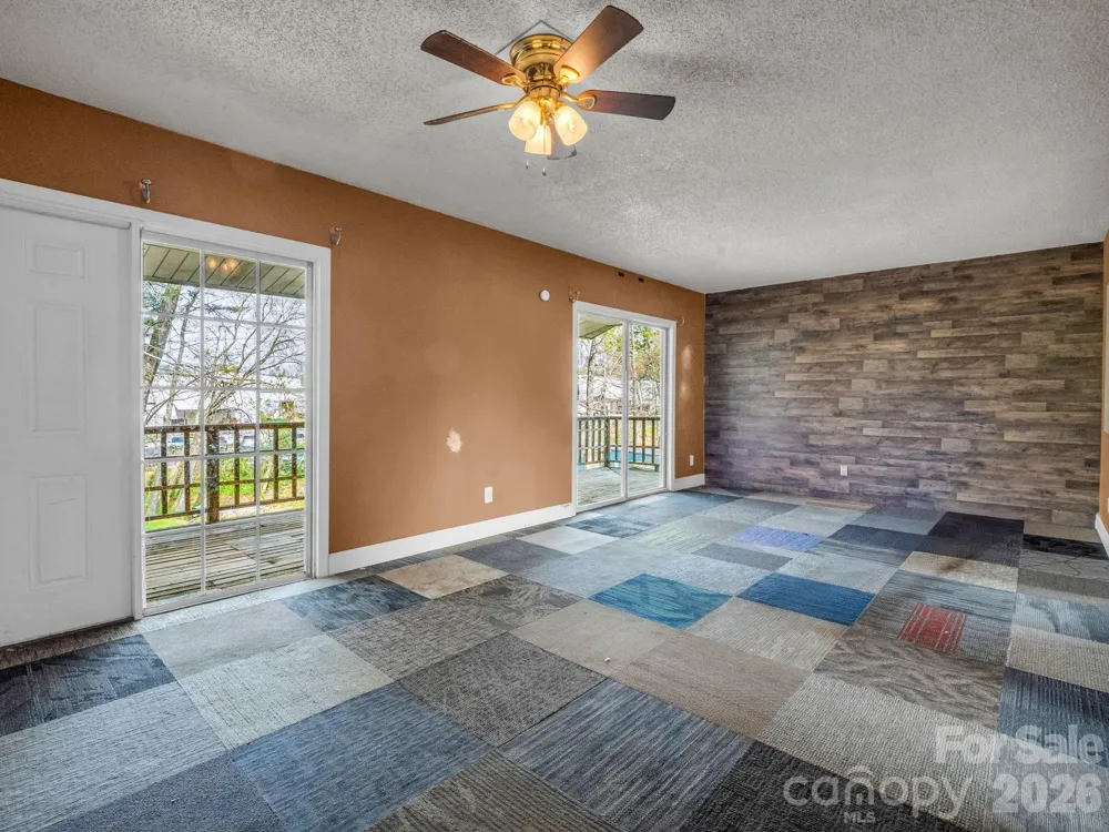 76 Adeles Way Hendersonville, NC 28792
