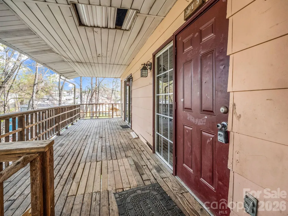 76 Adeles Way Hendersonville, NC 28792