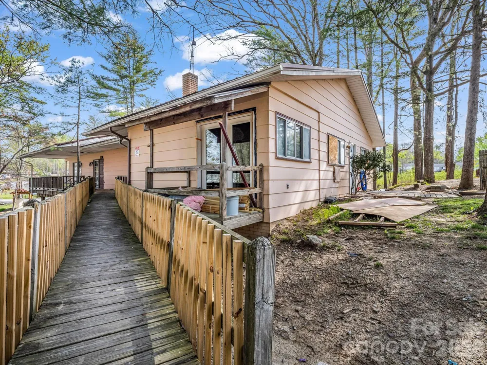 76 Adeles Way Hendersonville, NC 28792