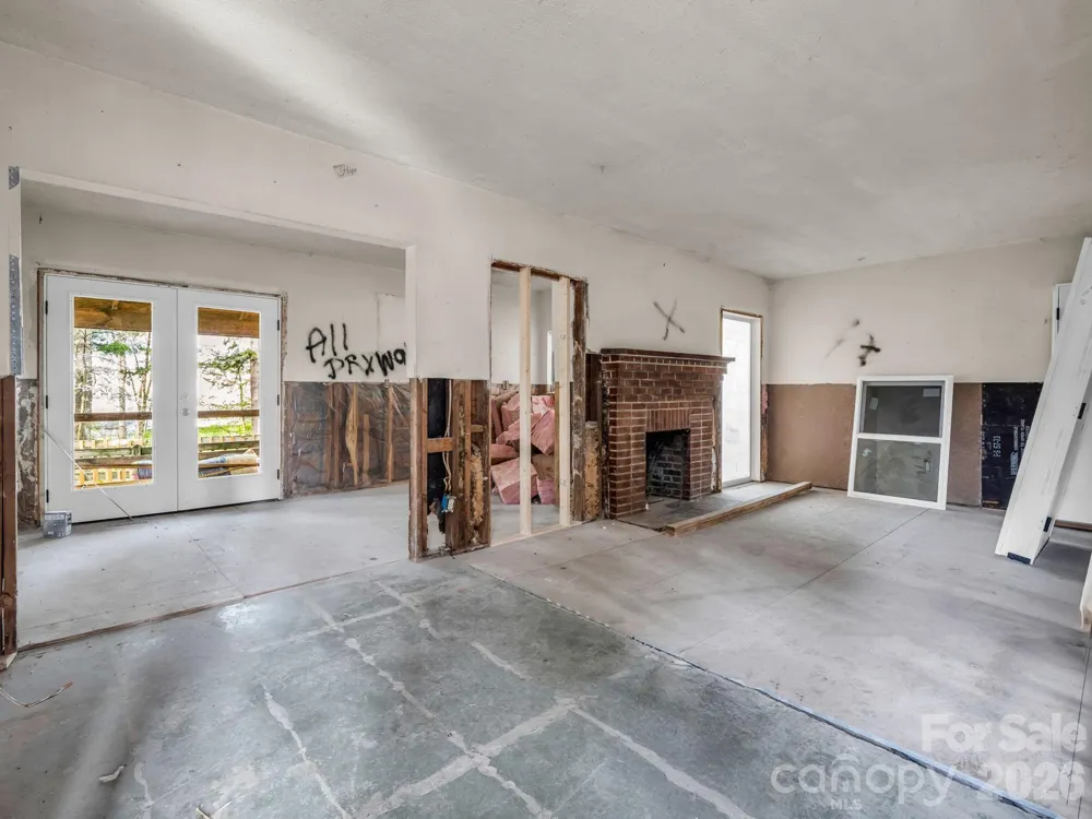 76 Adeles Way Hendersonville, NC 28792